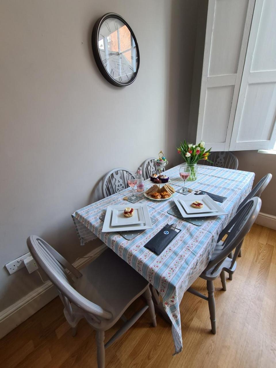 Coopers, Ground Floor Apartment With 2 Bedrooms And 2 Bathrooms Within A Georgian Listed Building Burton-upon-Trent Ngoại thất bức ảnh